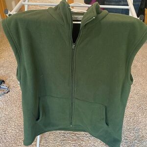 Men’s xl young USA fleece vest